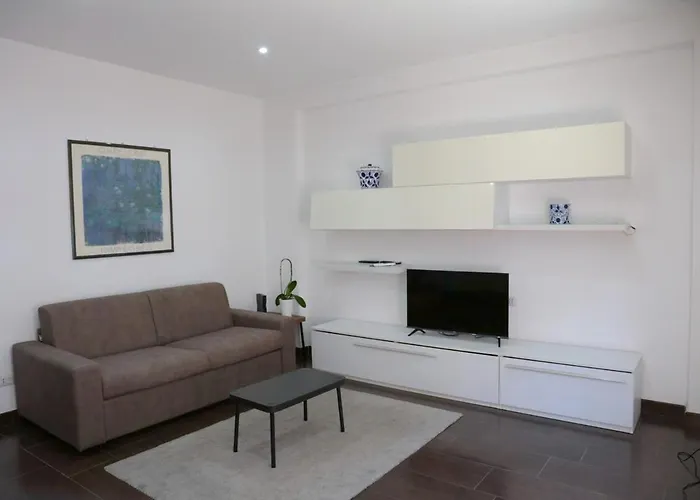 Flat Near Trastevere Station * Róma