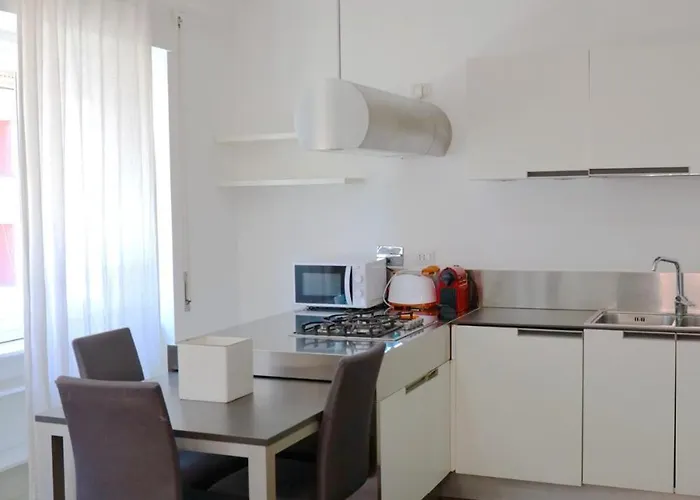 Flat Near Trastevere Station Apartman *